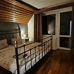 Pod Pustevnami Chalet *
