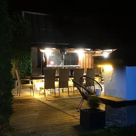 Pod Pustevnami Chalet *