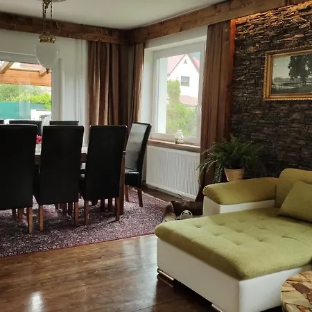 Pod Pustevnami Chalet *